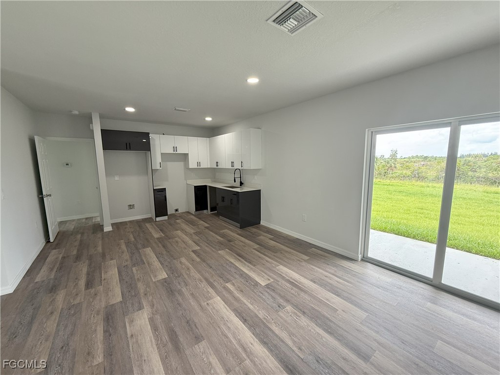 127 Ocean Park Dr Property Photo 4