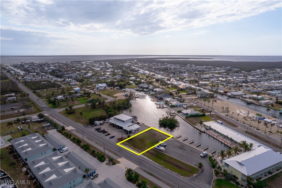 2891 Oleander St Property Photo 4