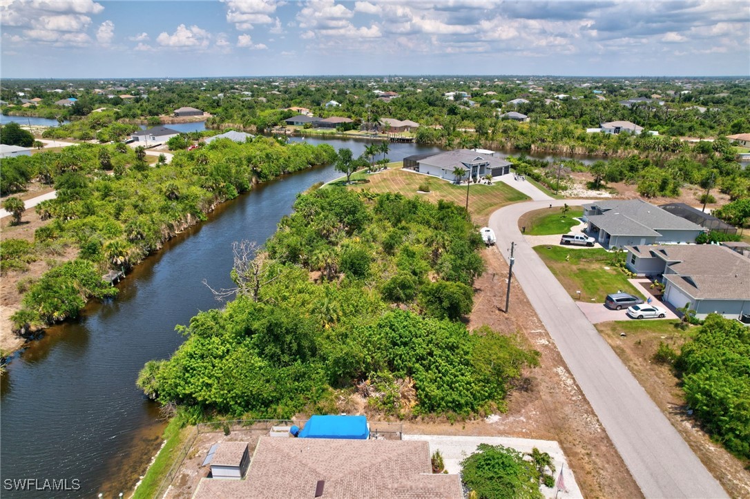 10080 Cocoa Beach St Property Photo 5