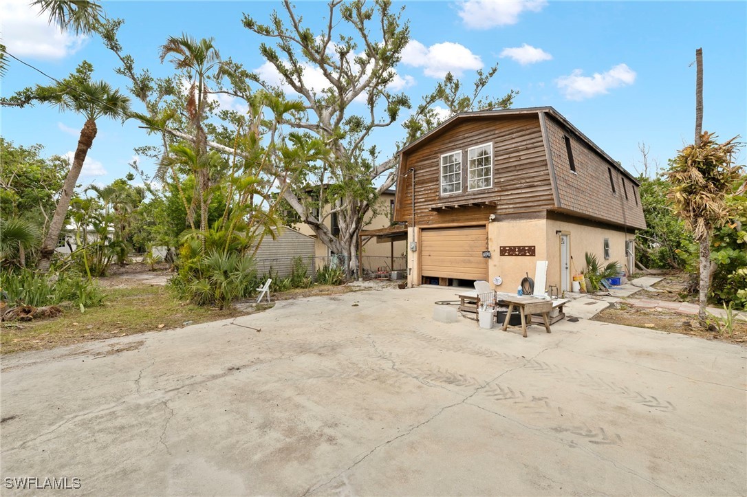 1446 & 1444 Periwinkle Way Property Photo 6
