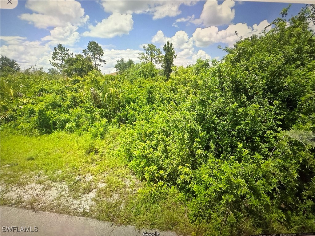 2802 65th St W Property Photo 1