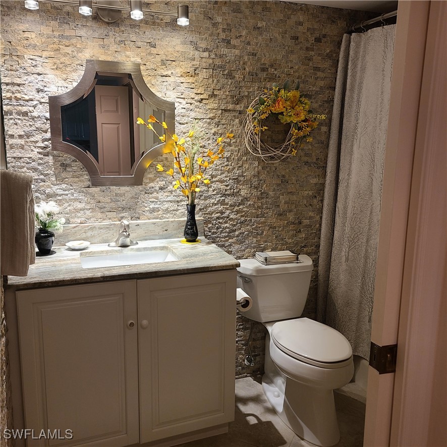 20151 Ian Ct 309 Property Photo 12