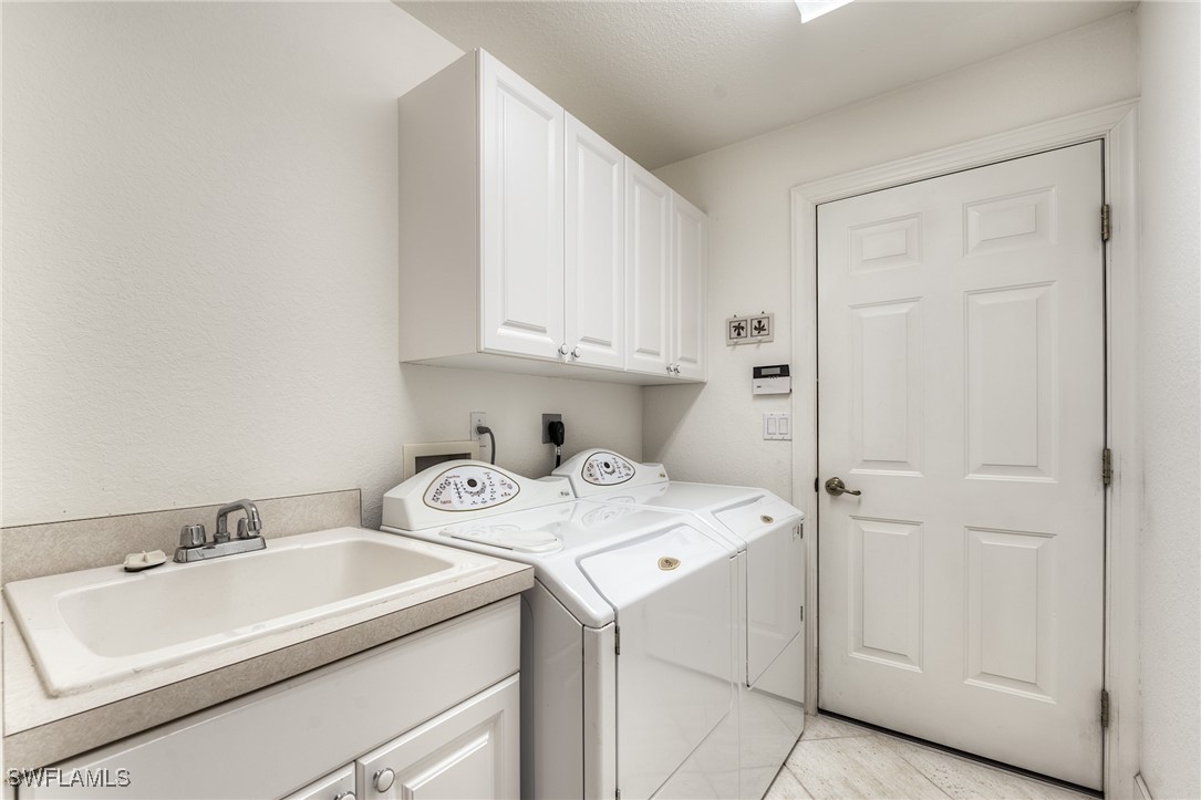 8865 New Castle Dr Property Photo 27