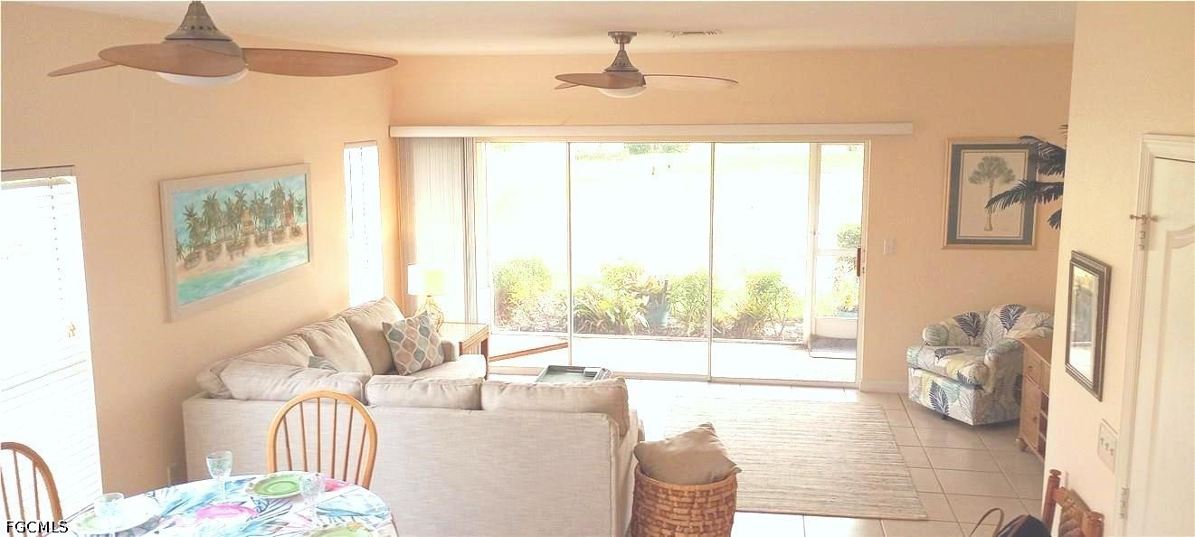 1406 Weeping Willow Ct Property Photo 2
