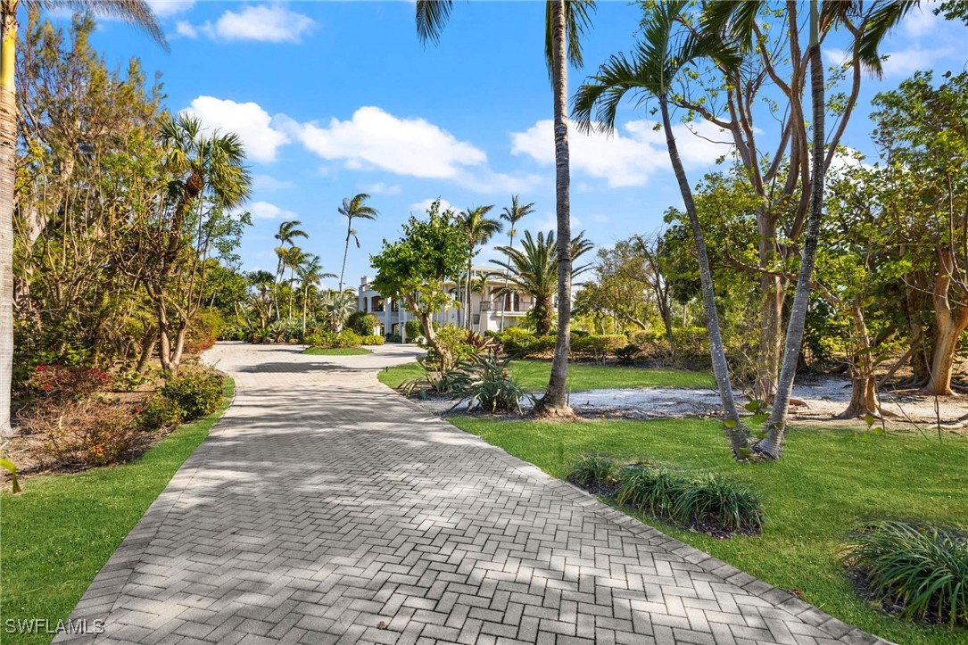 16475 Captiva Dr Property Photo 6