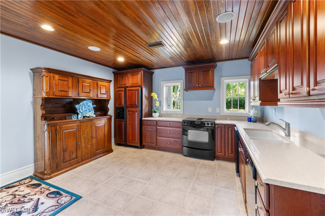 16475 Captiva Dr Property Photo 28
