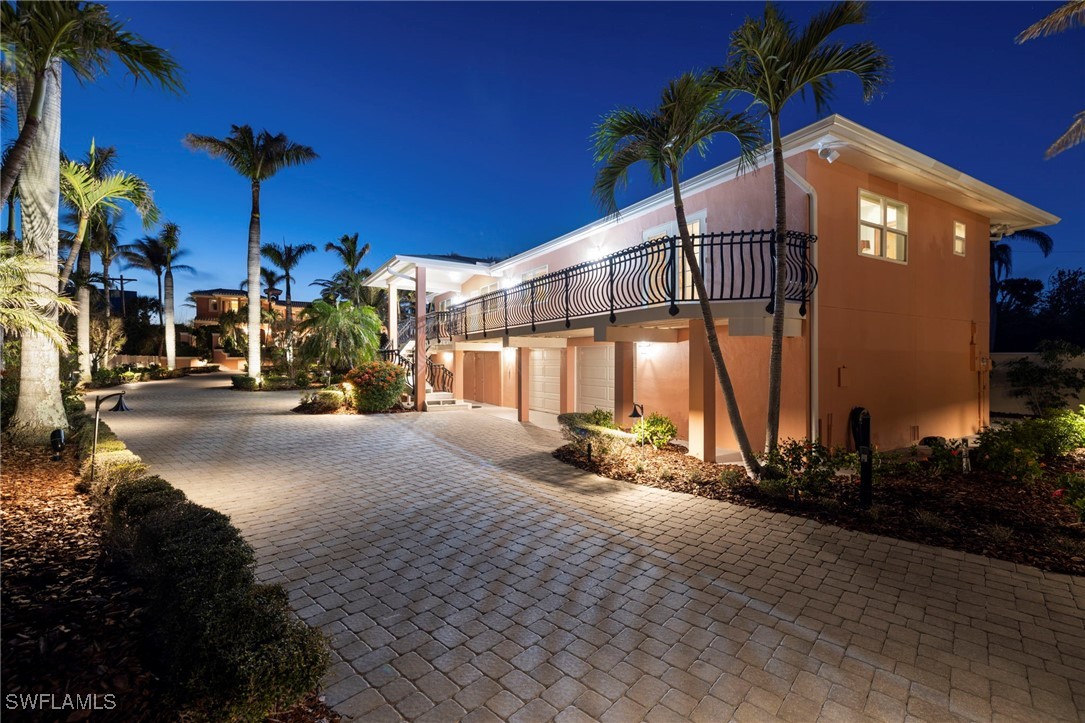 16486/488 Captiva Dr Property Photo 2
