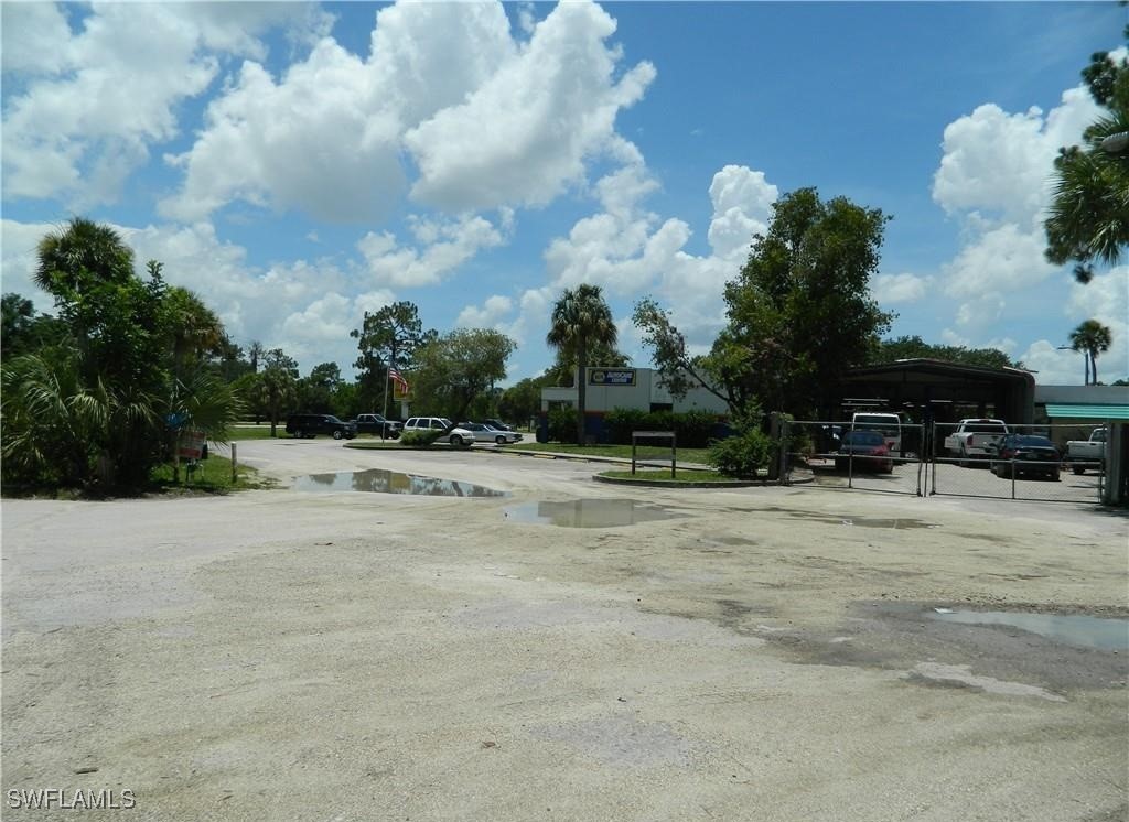 6371 Bayshore Rd Property Photo 3