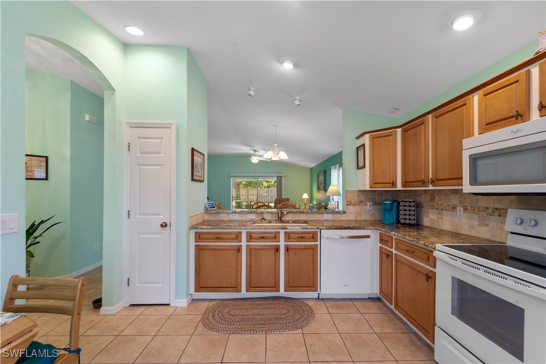 15721 Beachcomber Ave Property Photo 13