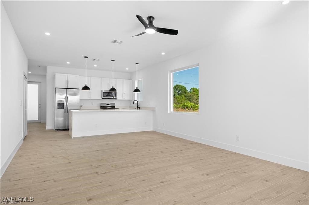 1059 Asther St E Property Photo 7