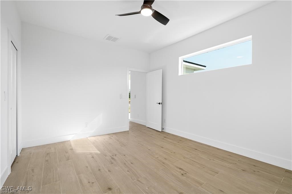 1059 Asther St E Property Photo 8