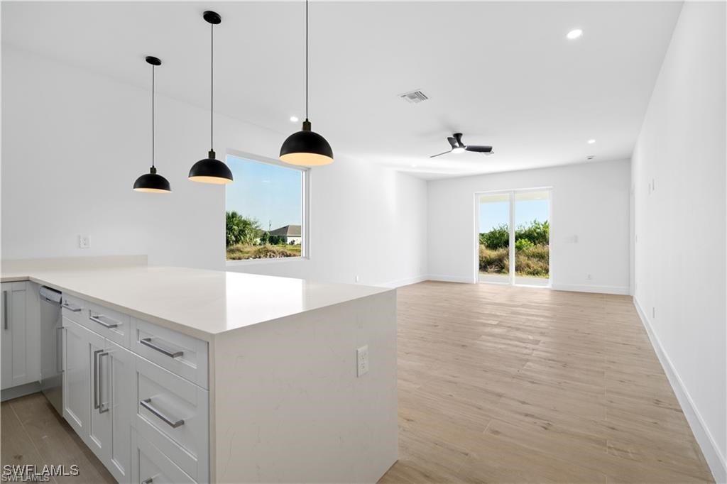 1122 Craft St E Property Photo 4