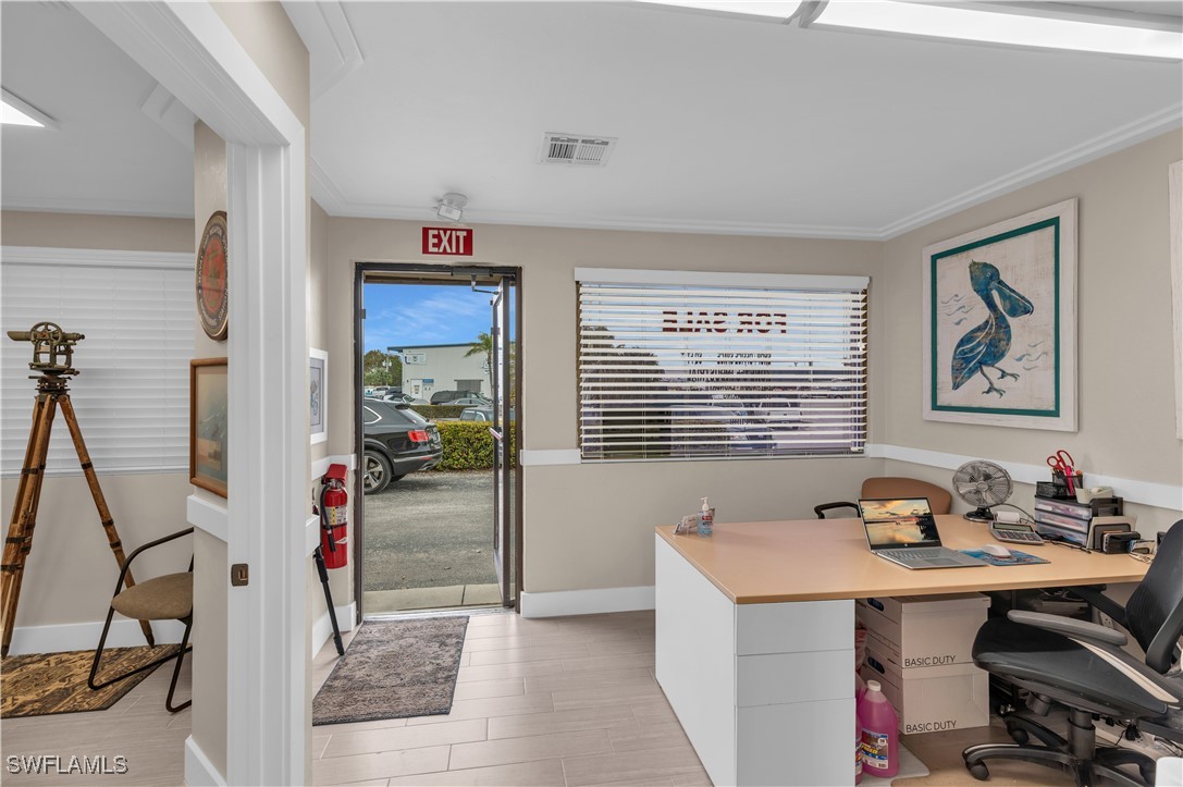 960 Chalmer Dr 101 Property Photo 6
