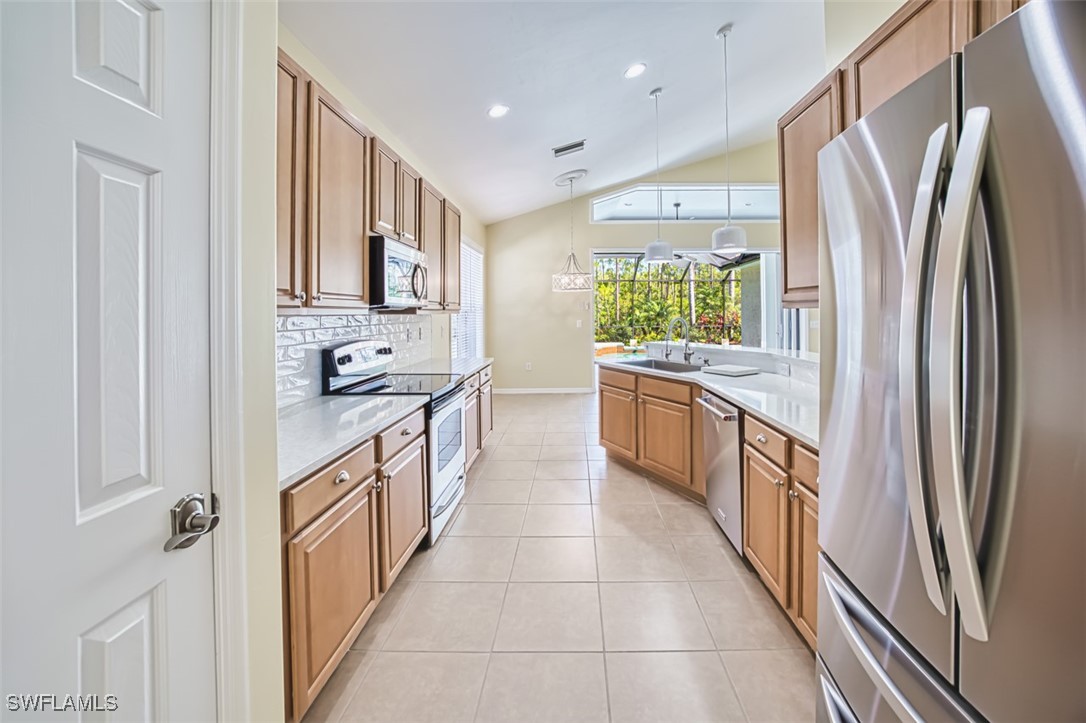 9062 Shadow Glen Way Property Photo 15