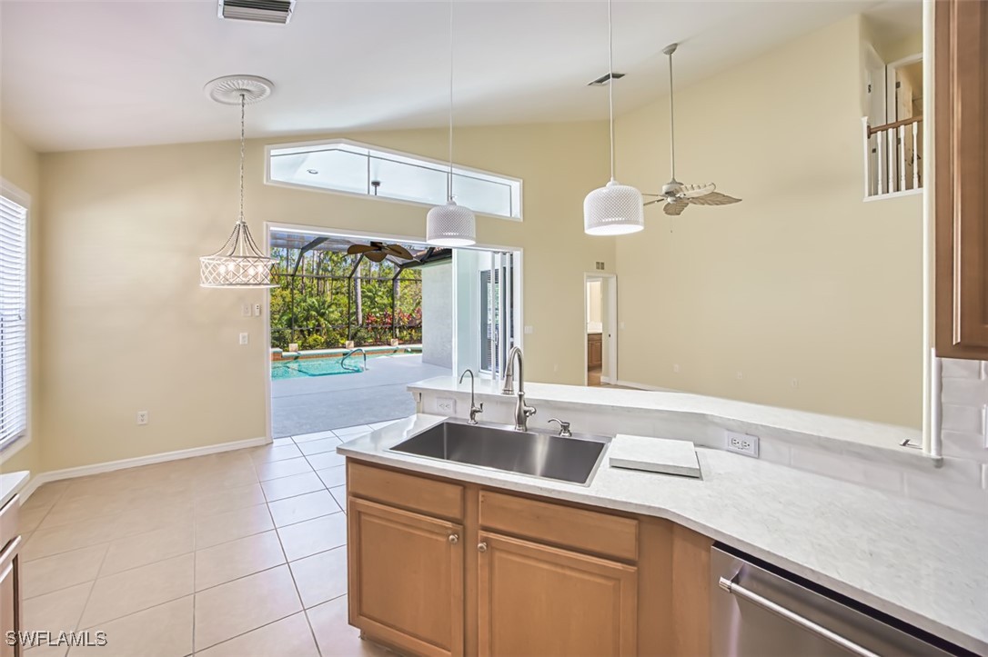 9062 Shadow Glen Way Property Photo 16