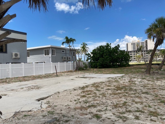 81 Mango St Property Photo 6