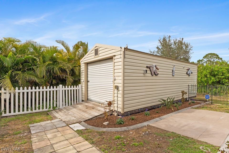 201 Champion St Property Photo 43