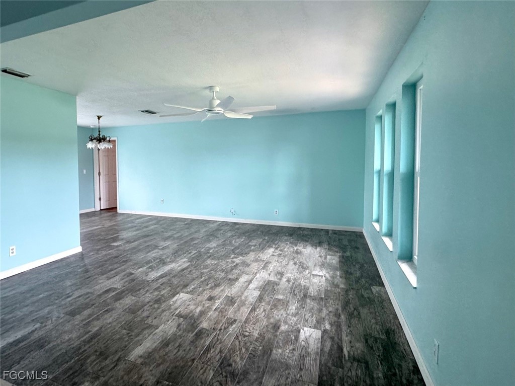 1413 Se 36th St Property Photo 4