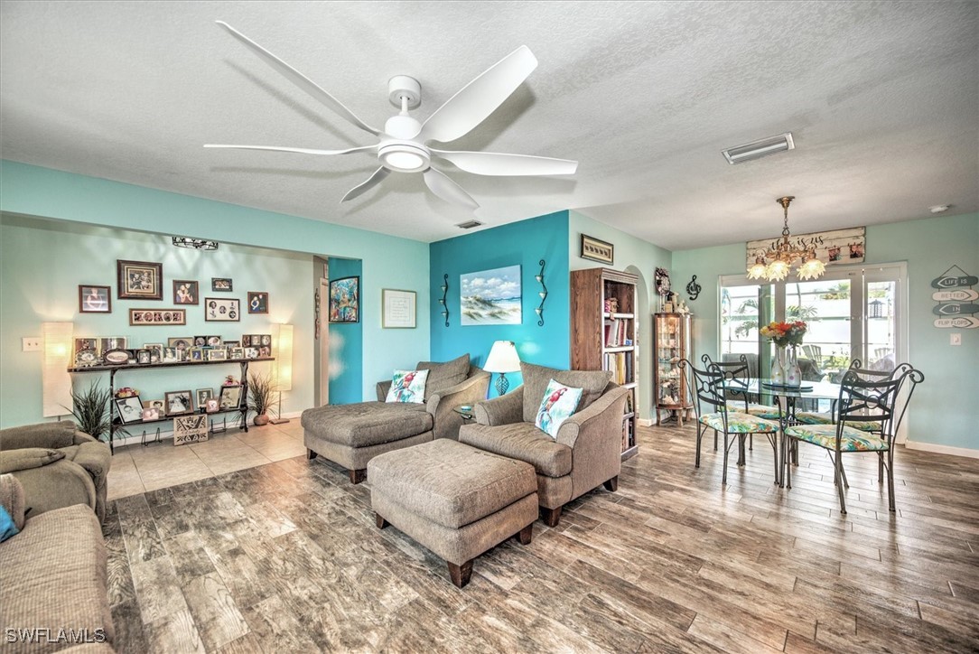 1413 Se 36th St Property Photo 5