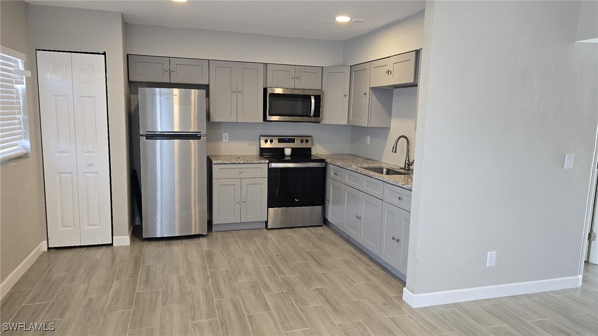 2450 Katherine St Property Photo 1