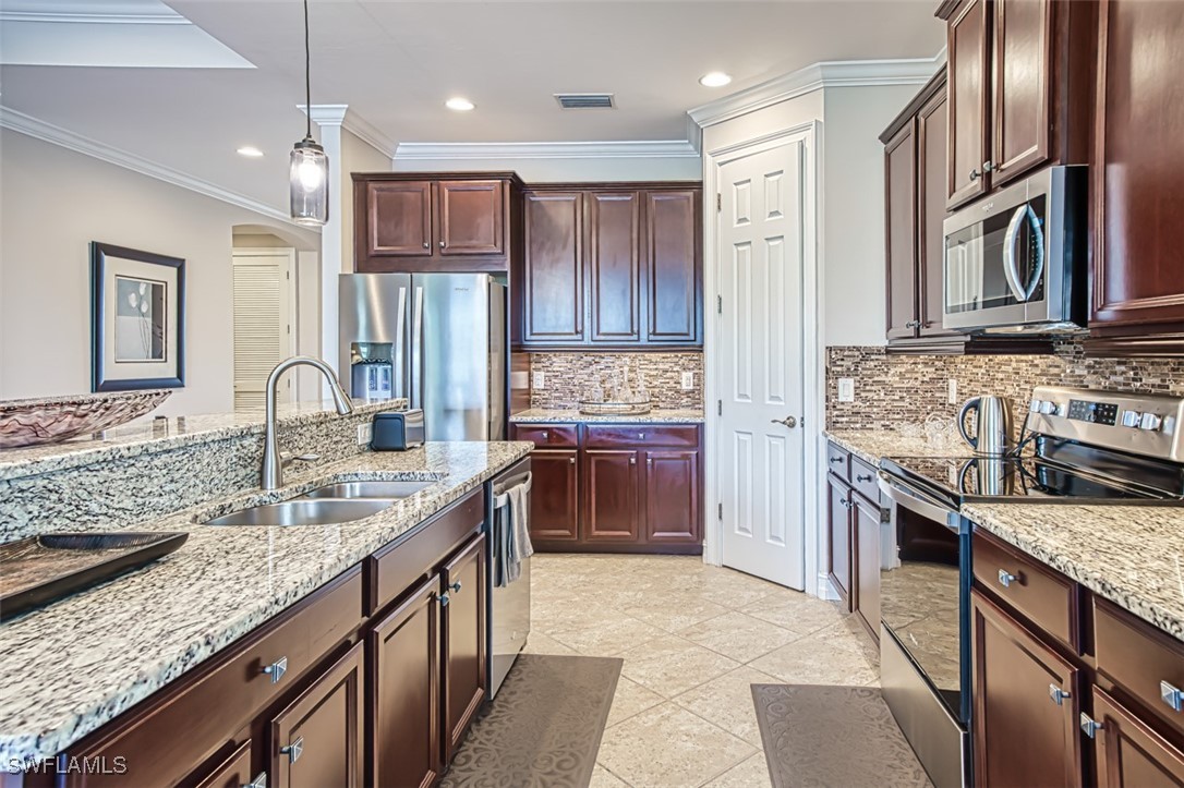 8064 Banyan Breeze Way Property Photo 16