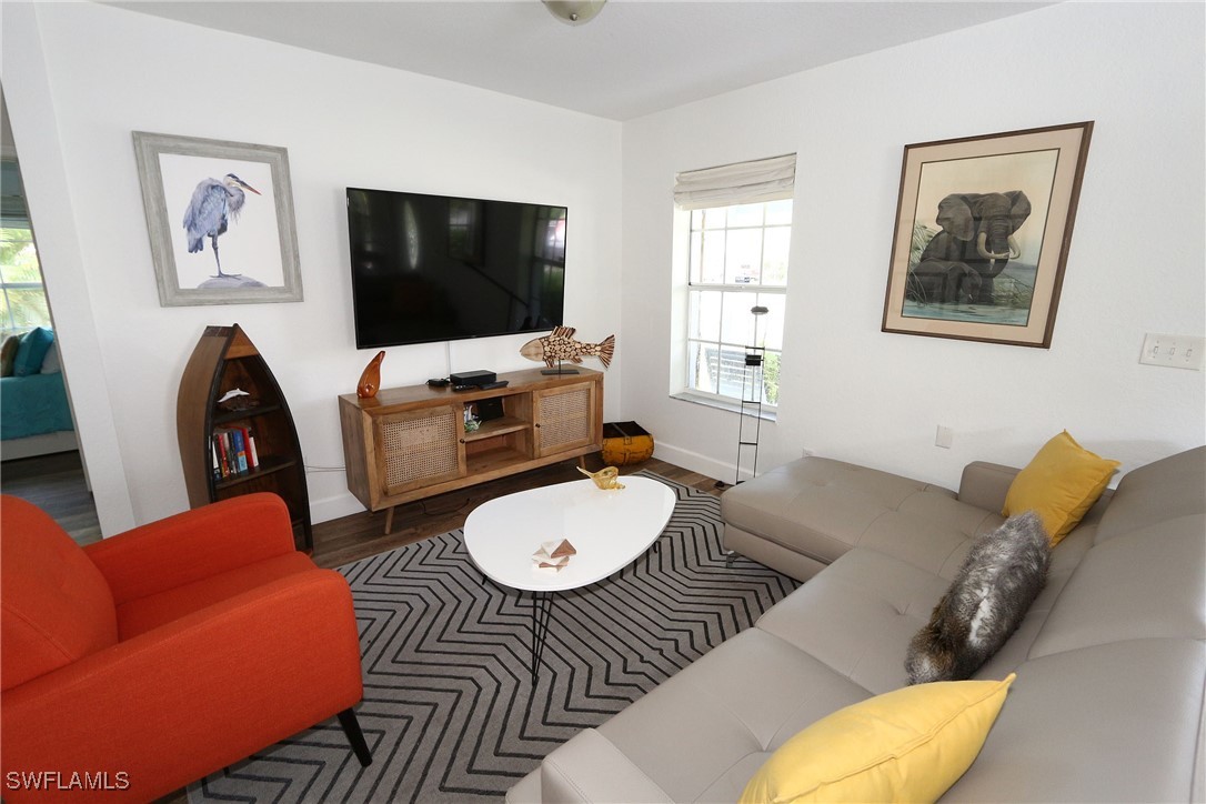 714 11th St N Property Photo 4