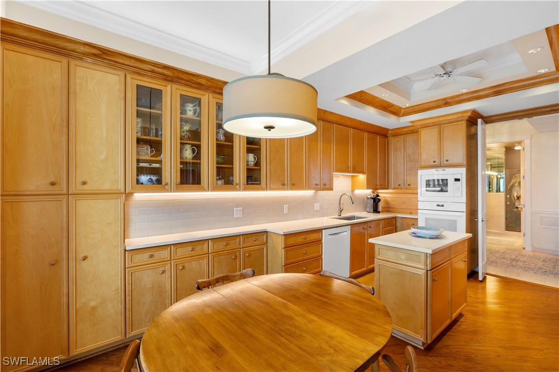 7515 Pelican Bay Blvd Ph-d Property Photo 9