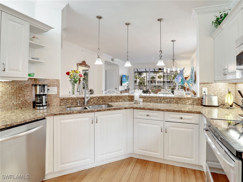 7734 Pebble Creek Cir 104 Property Photo 9