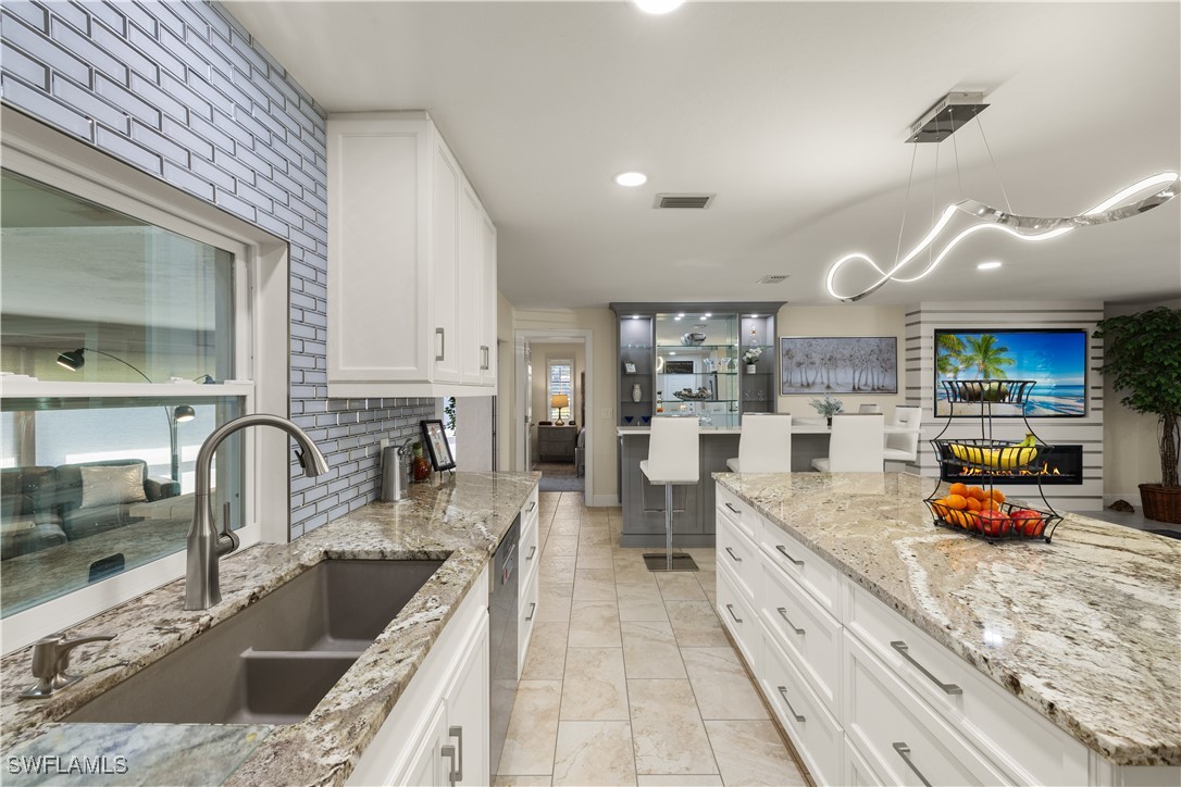 4476 Windjammer Ln Property Photo 17