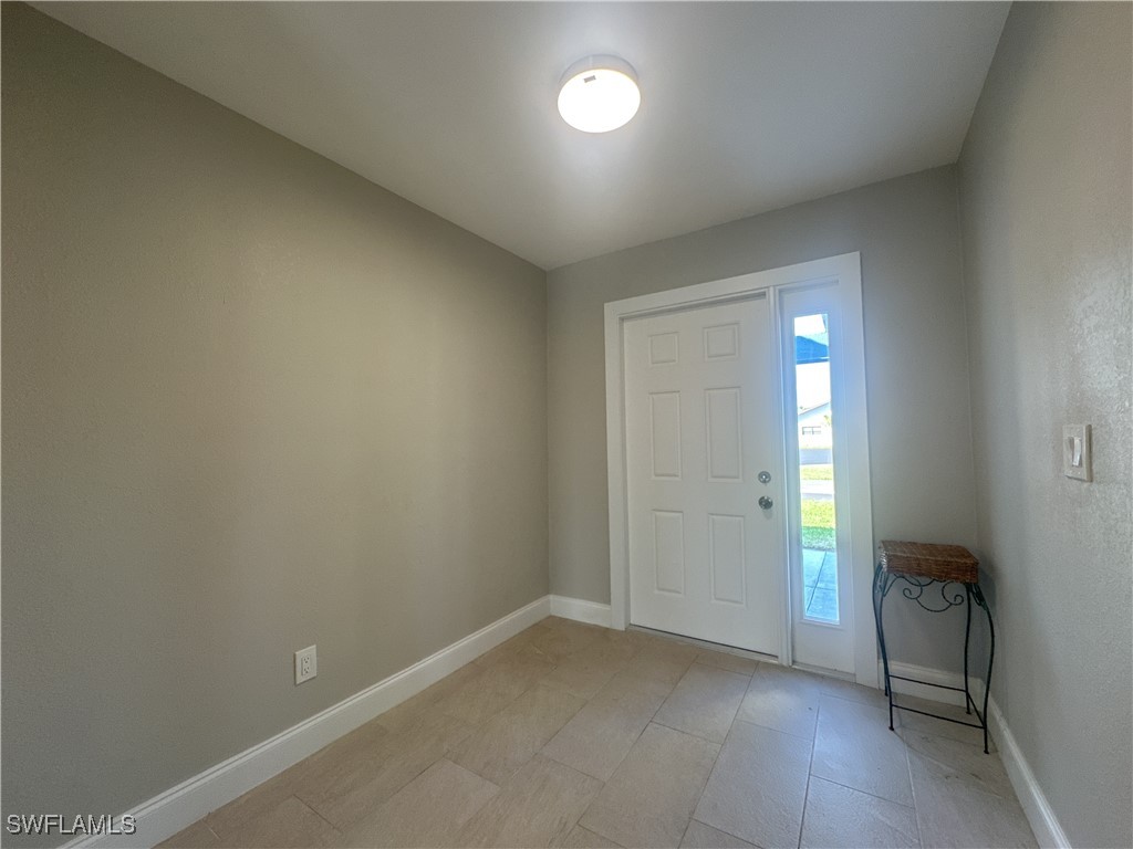 11358 Caravel Cir Property Photo 6