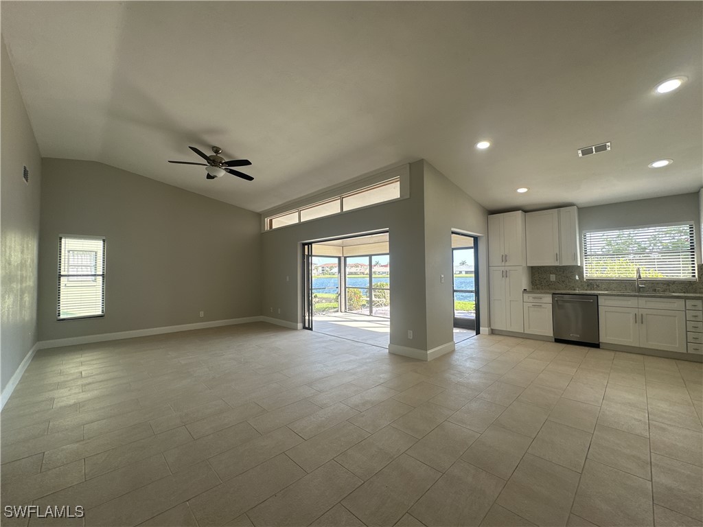 11358 Caravel Cir Property Photo 15