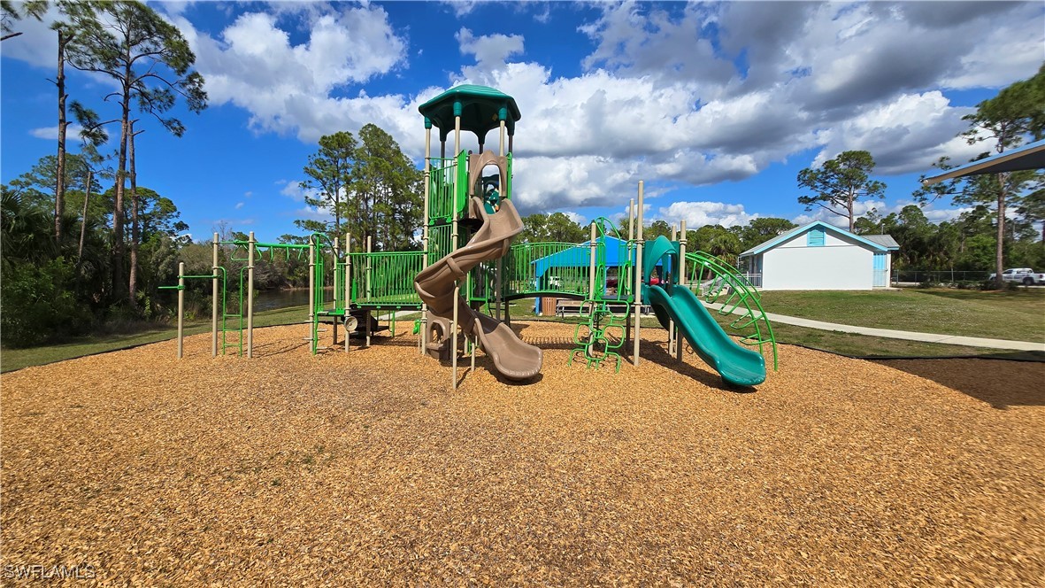 13516 Carousel Dr Property Photo 24