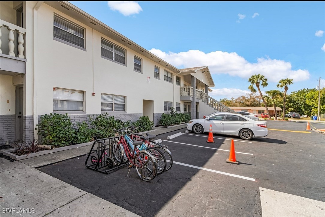 2505 Royal Palm Ave 2525 Property Photo 4