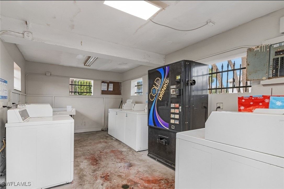 2505 Royal Palm Ave 2525 Property Photo 6