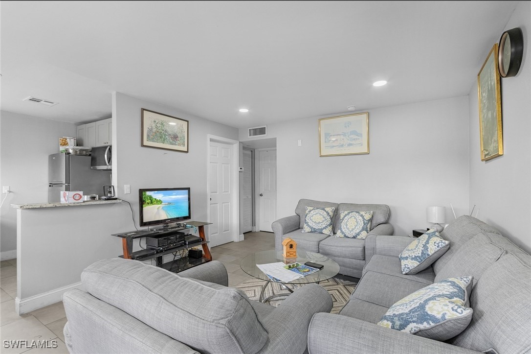 2505 Royal Palm Ave 2525 Property Photo 7