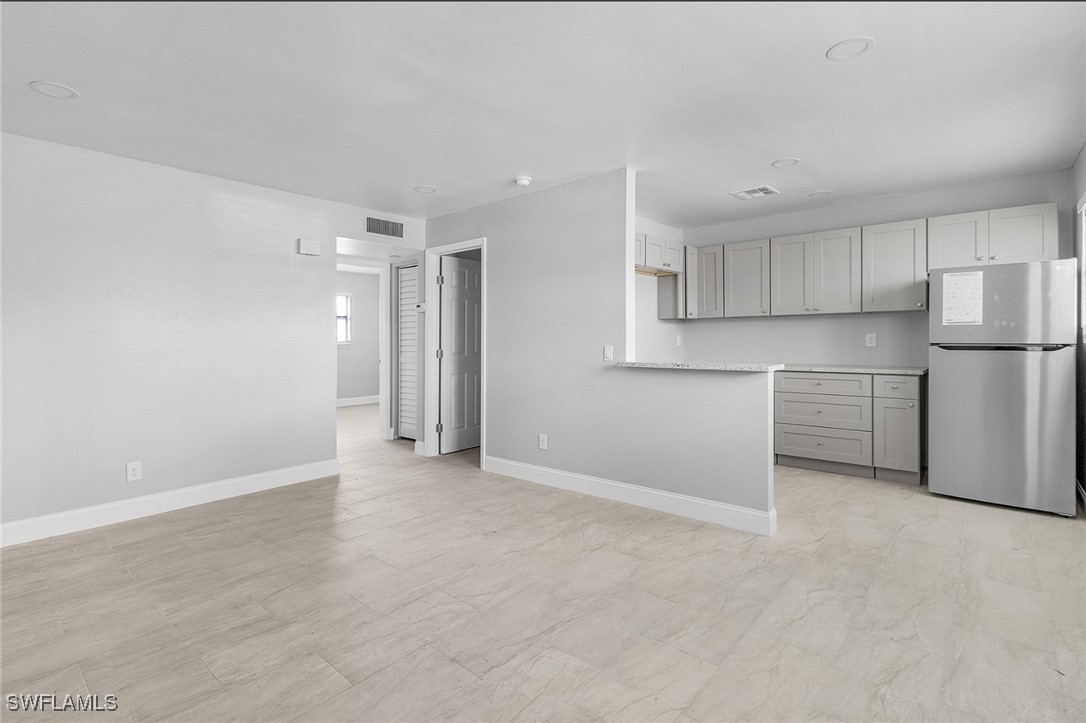 2505 Royal Palm Ave 2525 Property Photo 8