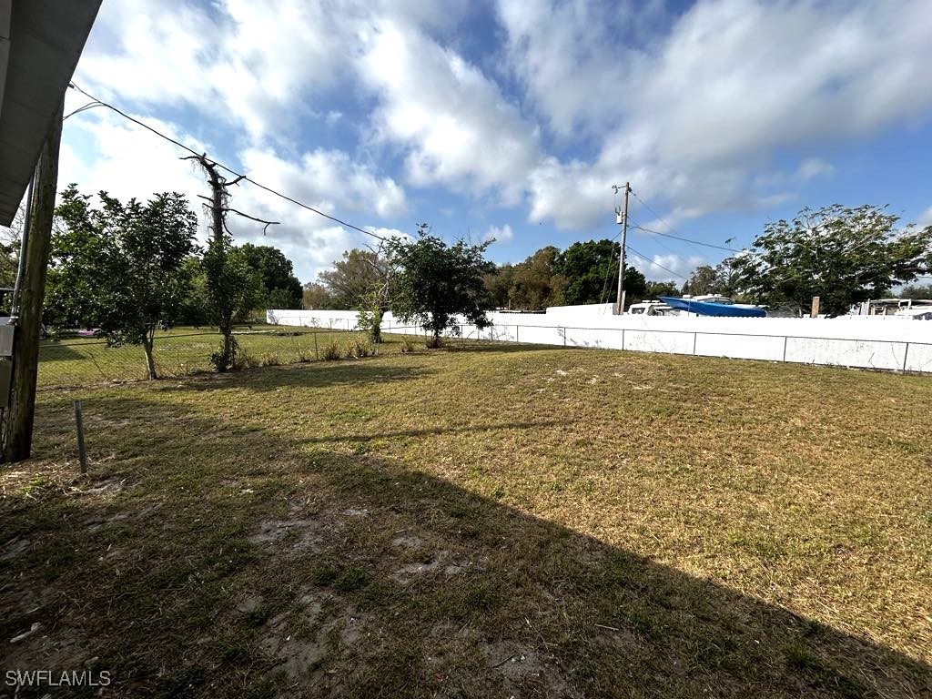 7904-7906 Hart Dr Property Photo 4