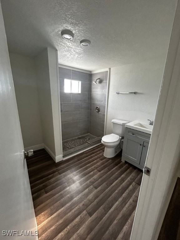 7904-7906 Hart Dr Property Photo 5