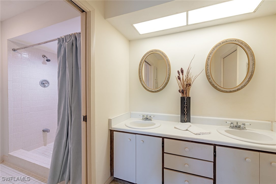 423 Meadowlark Ln 423b Property Photo 8