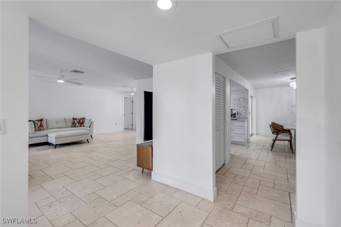 3636 Heritage Ln Property Photo 5