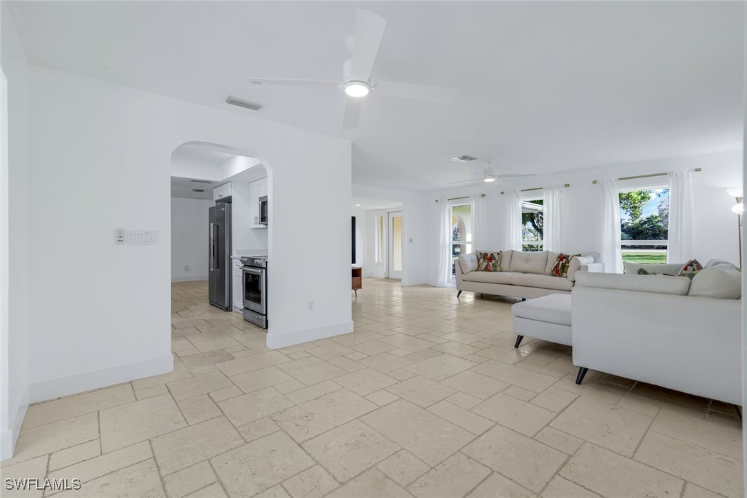 3636 Heritage Ln Property Photo 8