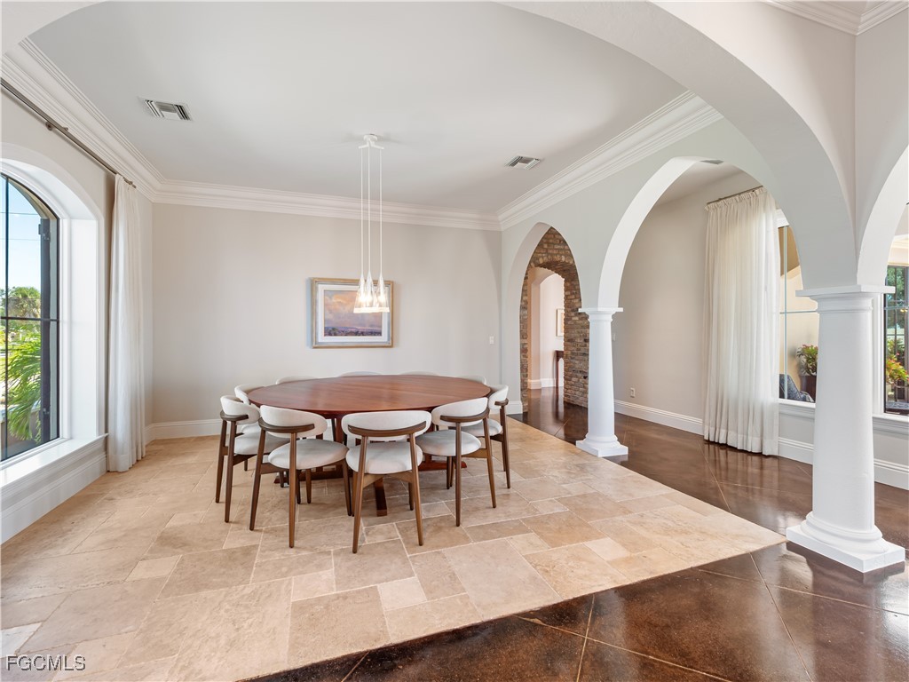 6005 W Riverside Dr Property Photo 5