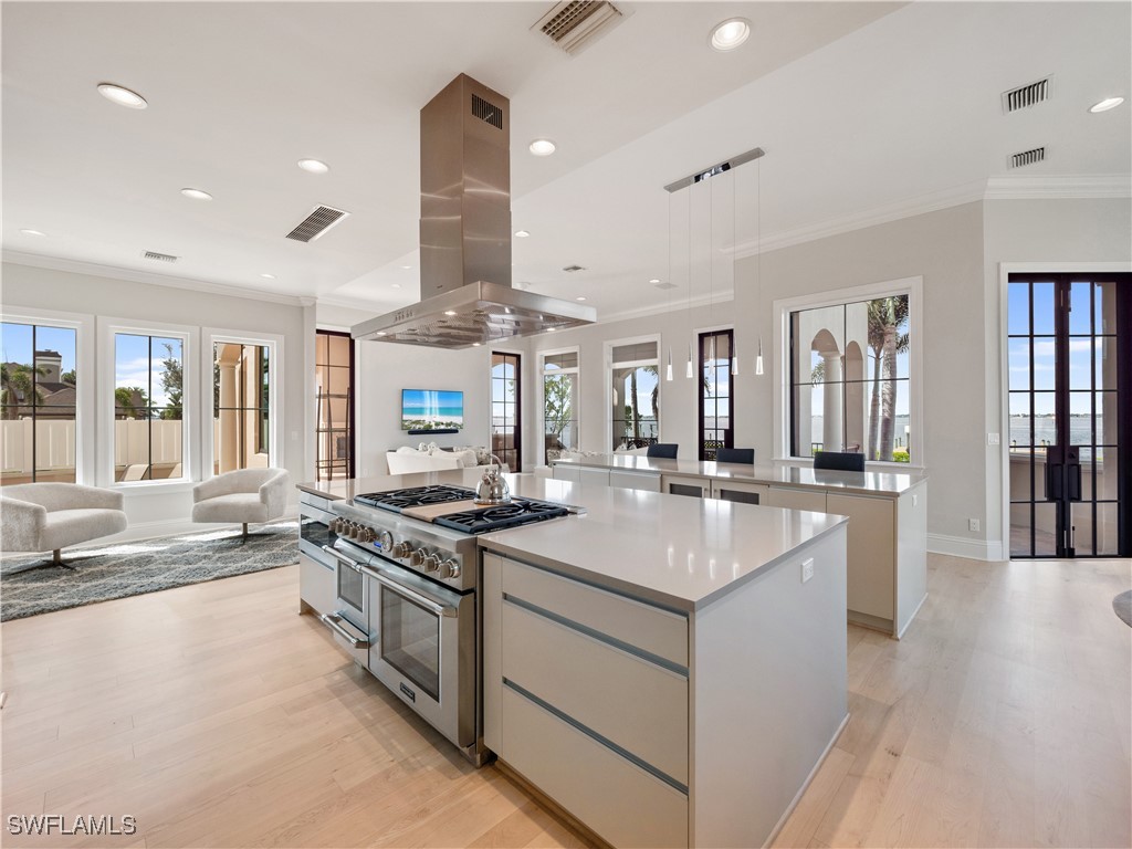 6005 W Riverside Dr Property Photo 9