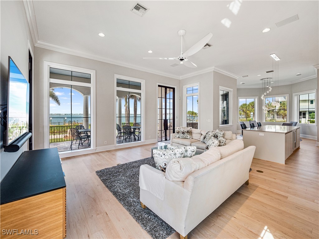 6005 W Riverside Dr Property Photo 17