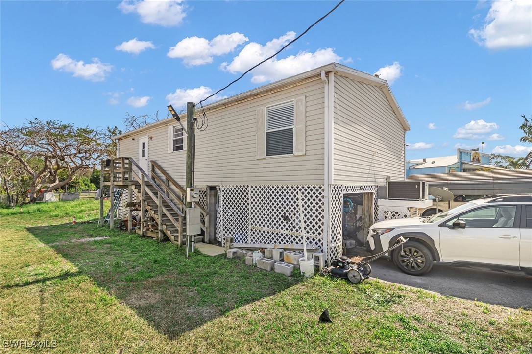 228 Mamie St Property Photo 4