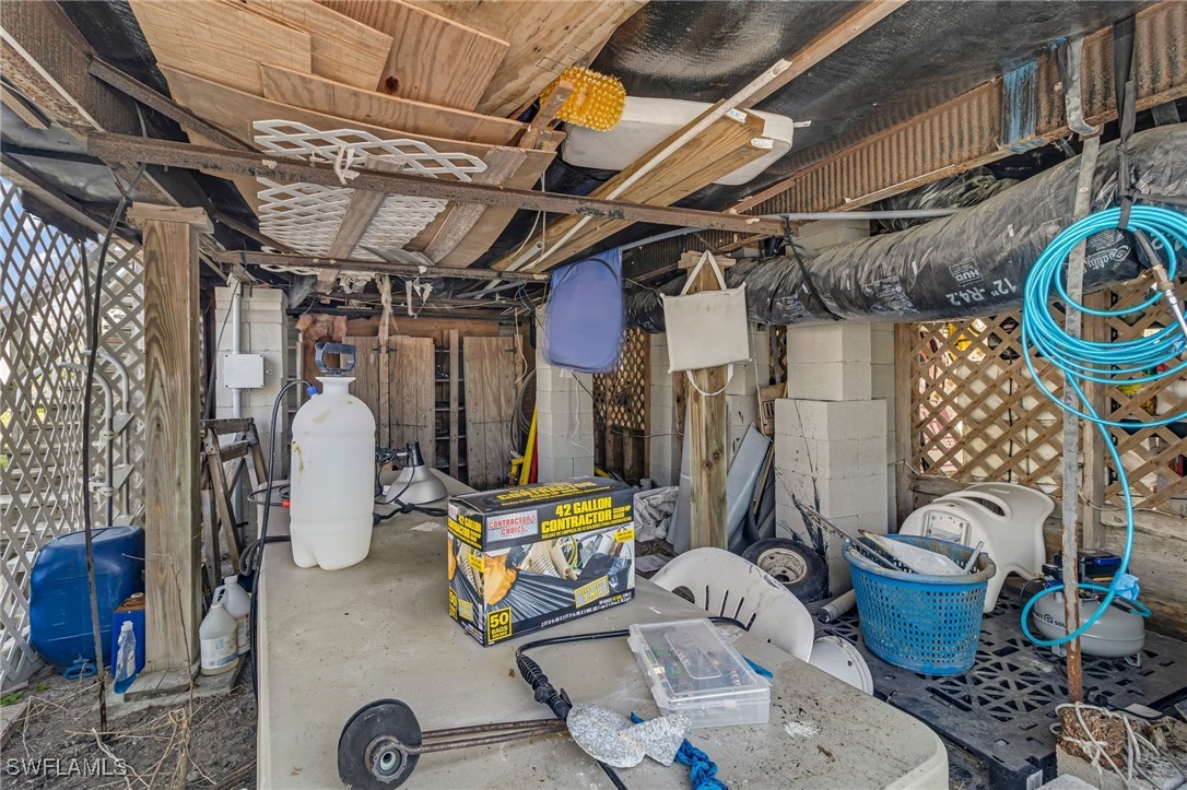 228 Mamie St Property Photo 6