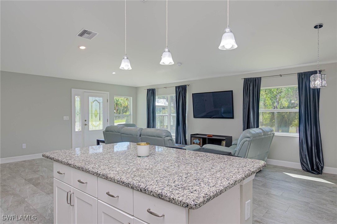 185 Village Cir 27 Property Photo 8