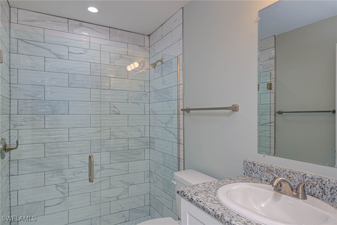 185 Village Cir 27 Property Photo 13