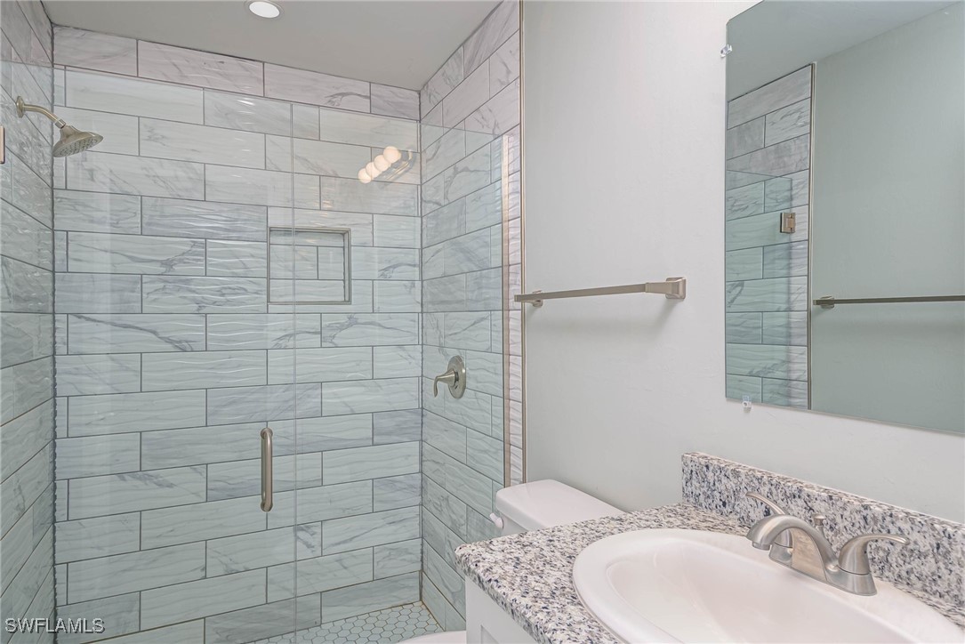 185 Village Cir 27 Property Photo 17