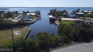 25301 Harborview Rd Property Photo 2
